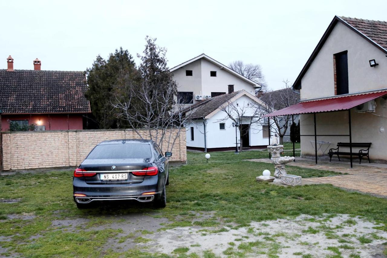 Vila Vasilije Hotel Novi Knezevac Buitenkant foto